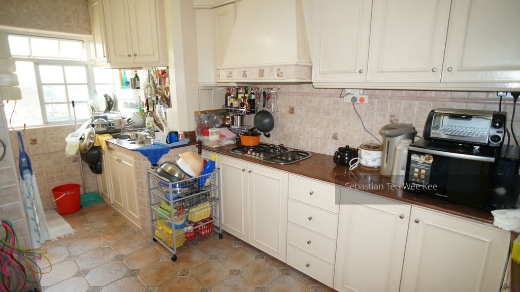 Blk 712 Hougang Avenue 2 (Hougang), HDB Executive #135933282